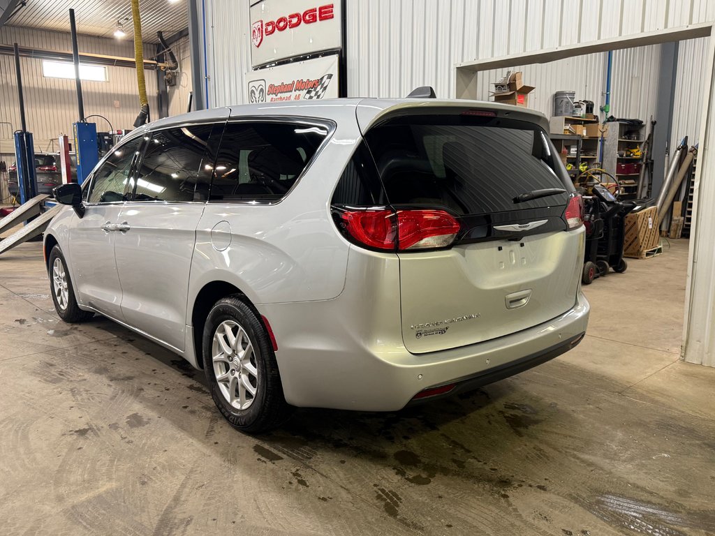 2026 Chrysler Grand Caravan SXT Front wheel drive in Barrhead, Alberta - 9 - w1024h768px