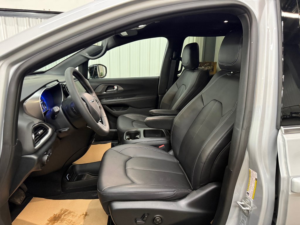 2026 Chrysler Grand Caravan SXT Front wheel drive in Barrhead, Alberta - 12 - w1024h768px