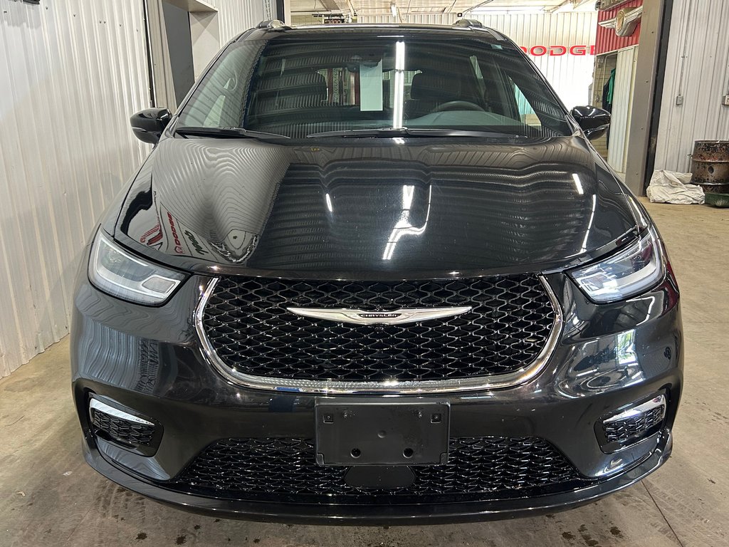 2022 Chrysler Pacifica Touring All wheel drive in Barrhead, Alberta - 8 - w1024h768px