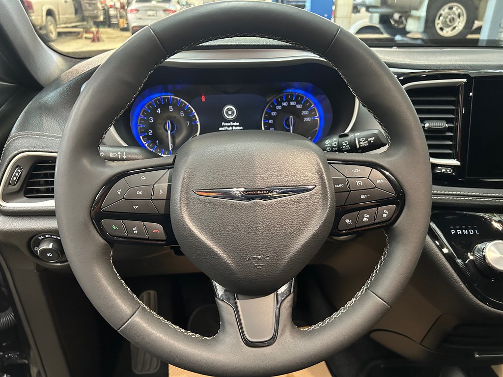 2022 Chrysler Pacifica Touring All wheel drive in Barrhead, Alberta - 11 - w1024h768px