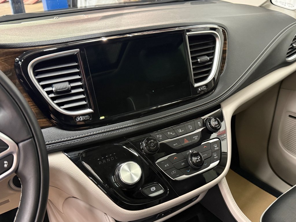 2022 Chrysler Pacifica Limited All Wheel Drive in Barrhead, Alberta - 13 - w1024h768px