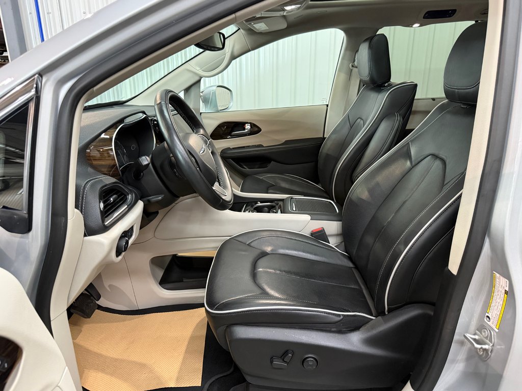 2022 Chrysler Pacifica Limited All Wheel Drive in Barrhead, Alberta - 12 - w1024h768px