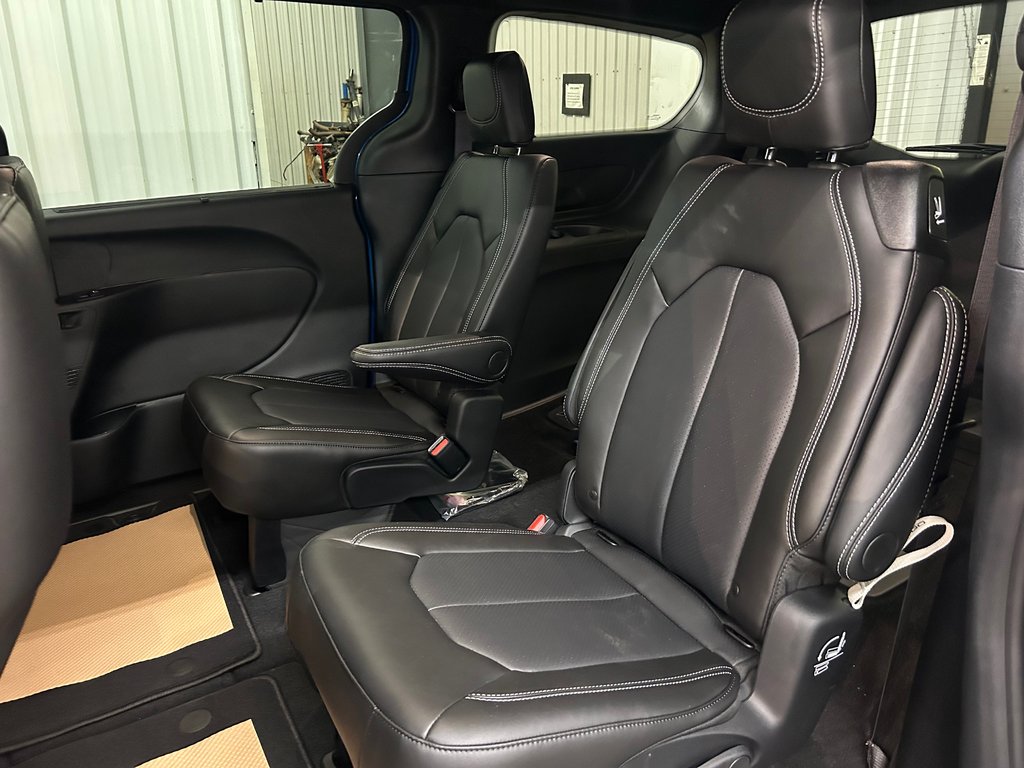 2026 Chrysler Pacifica SELECT AWD in Barrhead, Alberta - 10 - w1024h768px