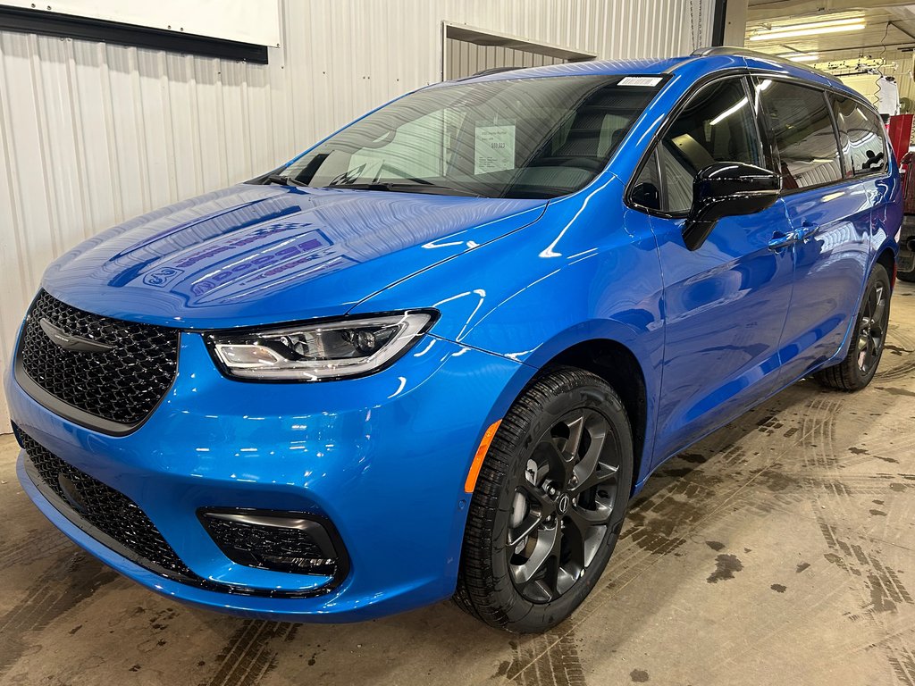 2026 Chrysler Pacifica SELECT AWD in Barrhead, Alberta - 7 - w1024h768px