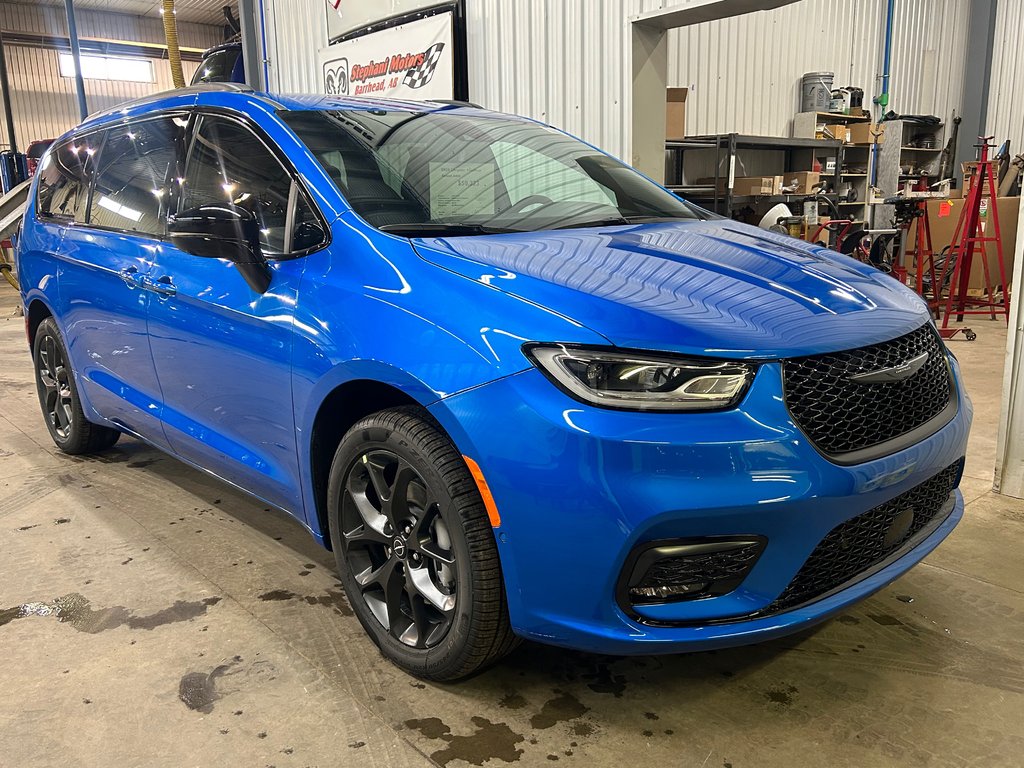 2026 Chrysler Pacifica SELECT AWD in Barrhead, Alberta - 14 - w1024h768px