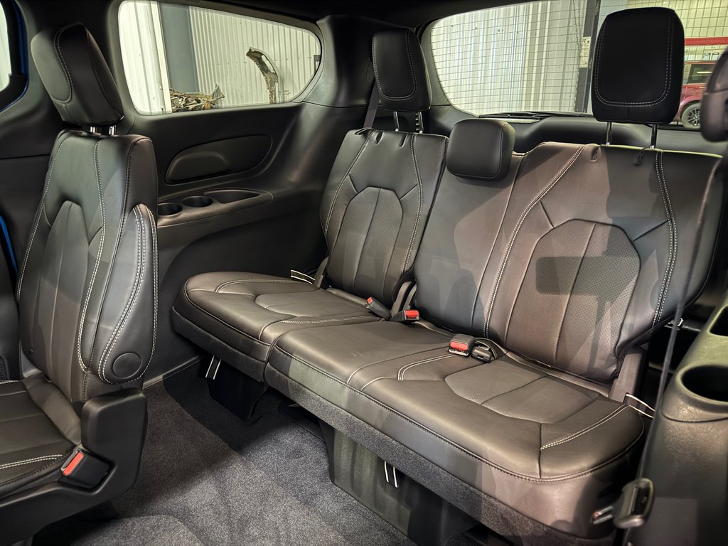 2027 Chrysler Pacifica SELECT AWD in Barrhead, Alberta - 10 - w1024h768px
