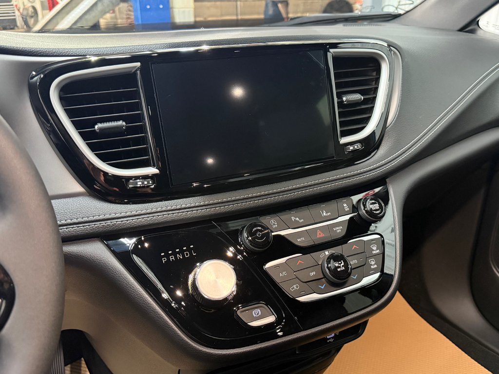 2027 Chrysler Pacifica SELECT AWD in Barrhead, Alberta - 13 - w1024h768px