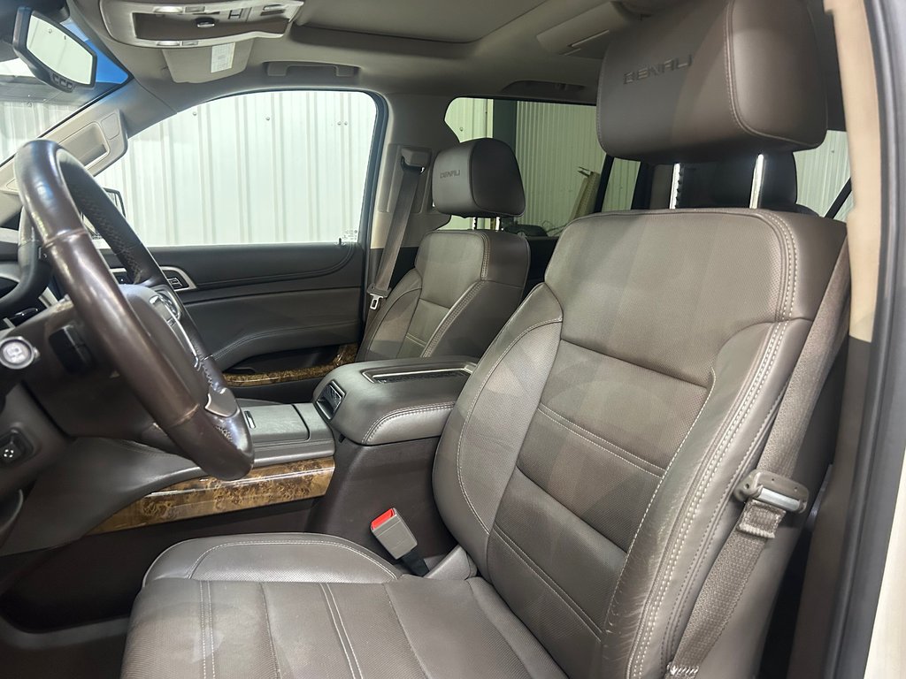 2015 GMC Yukon XL Denali in Barrhead, Alberta - 8 - w1024h768px