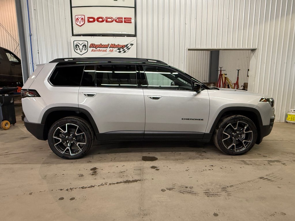 2026 Jeep Cherokee OVERLAND in Barrhead, Alberta - 4 - w1024h768px