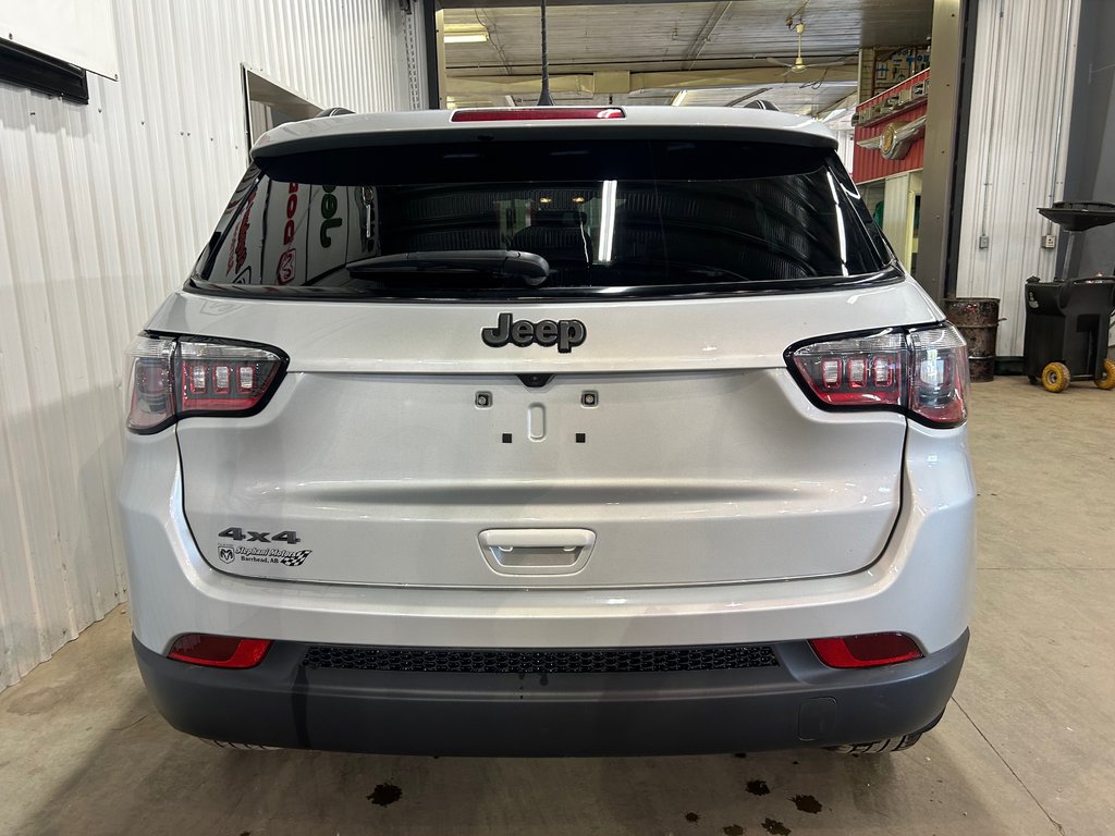 2025 Jeep Compass Altitude 4x4 in Barrhead, Alberta - 4 - w1024h768px