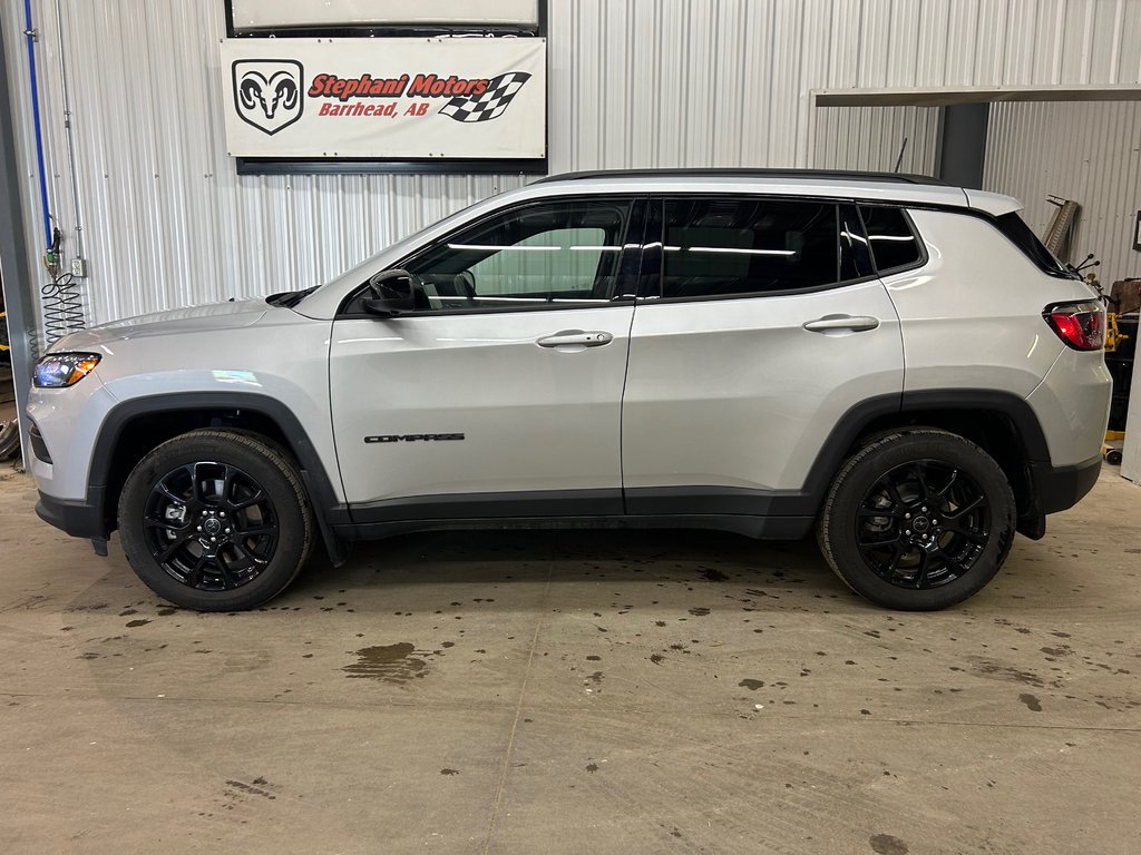 2025 Jeep Compass Altitude 4x4 in Barrhead, Alberta - 7 - w1024h768px