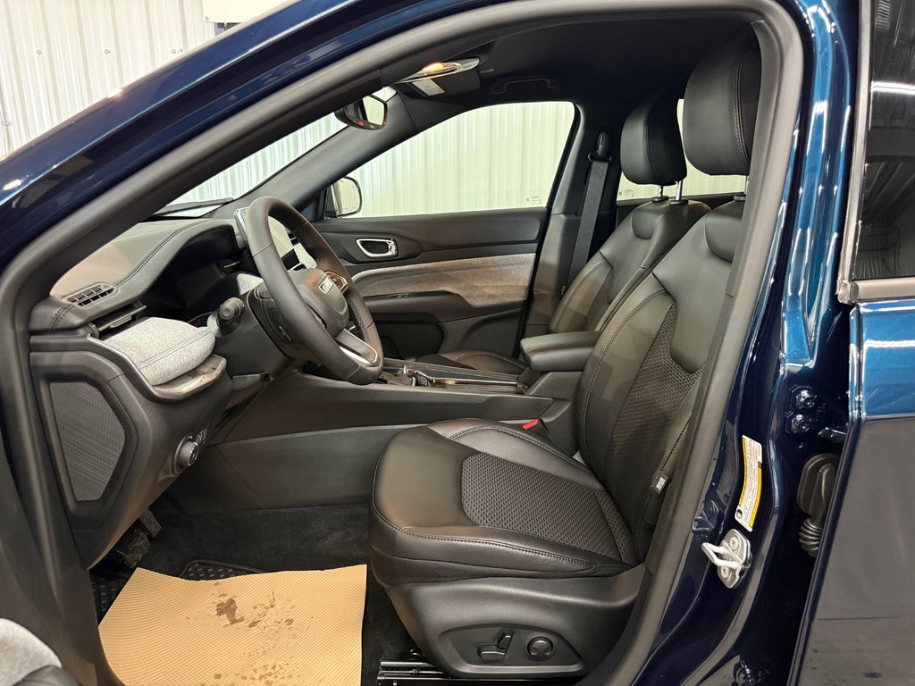 2026 Jeep Compass NORTH in Barrhead, Alberta - 11 - w1024h768px