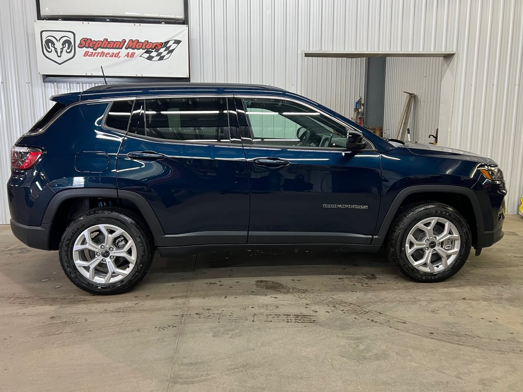 2026 Jeep Compass NORTH in Barrhead, Alberta - 1 - w1024h768px