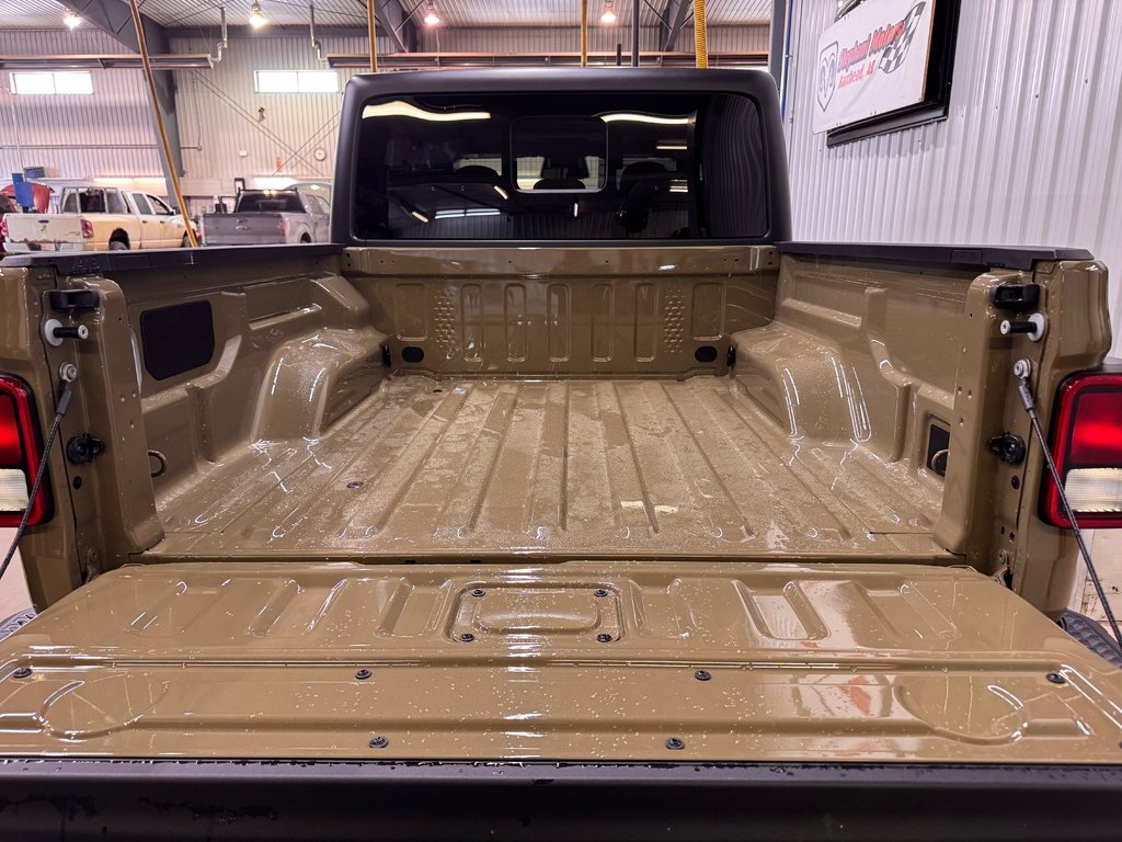 2026 Jeep Gladiator WILLYS in Barrhead, Alberta - 8 - w1024h768px