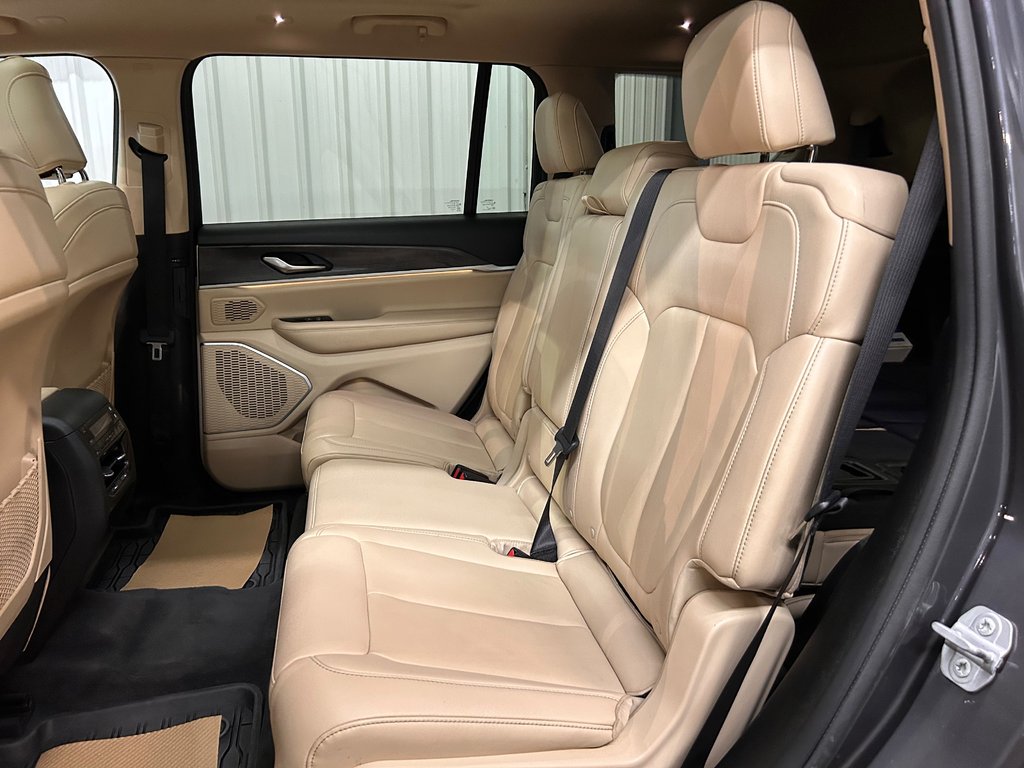 2021 Jeep Grand Cherokee L Limited 4x4 in Barrhead, Alberta - 11 - w1024h768px