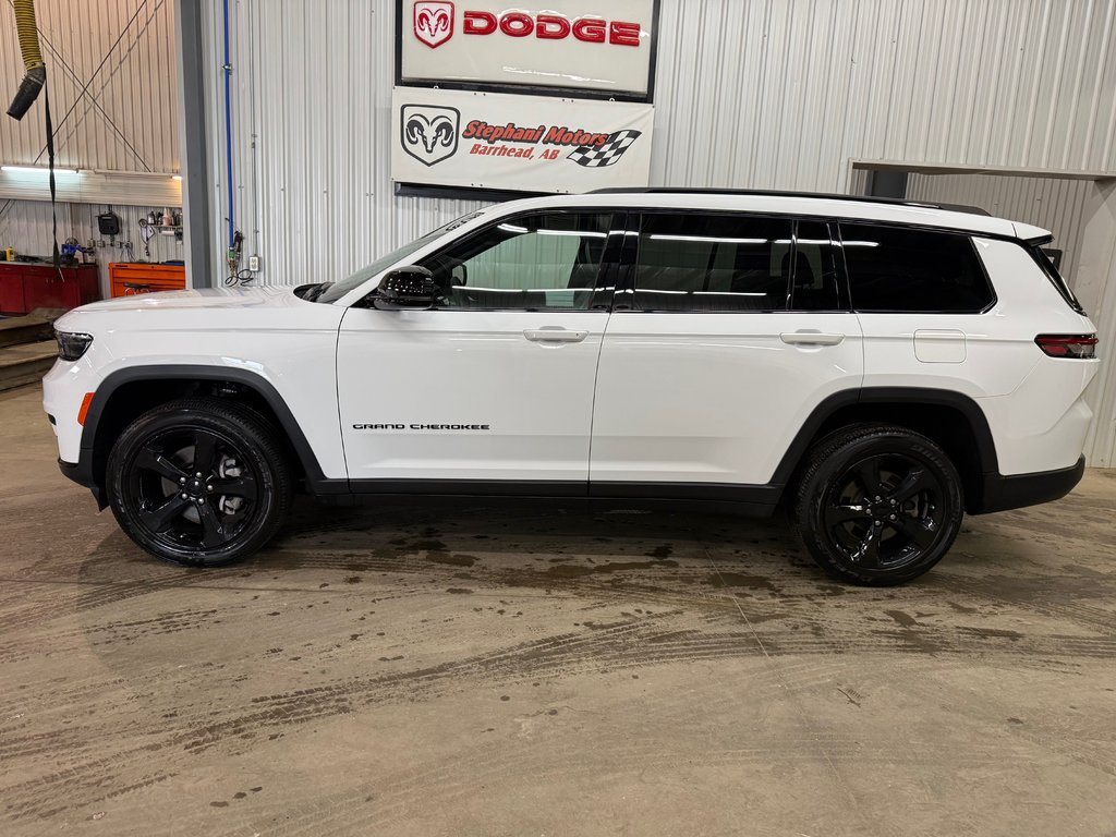 2023 Jeep Grand Cherokee L Altitude 4x4 in Barrhead, Alberta - 13 - w1024h768px