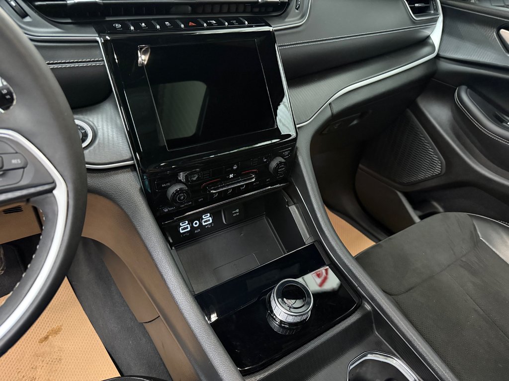 2023 Jeep Grand Cherokee L Altitude 4x4 in Barrhead, Alberta - 10 - w1024h768px