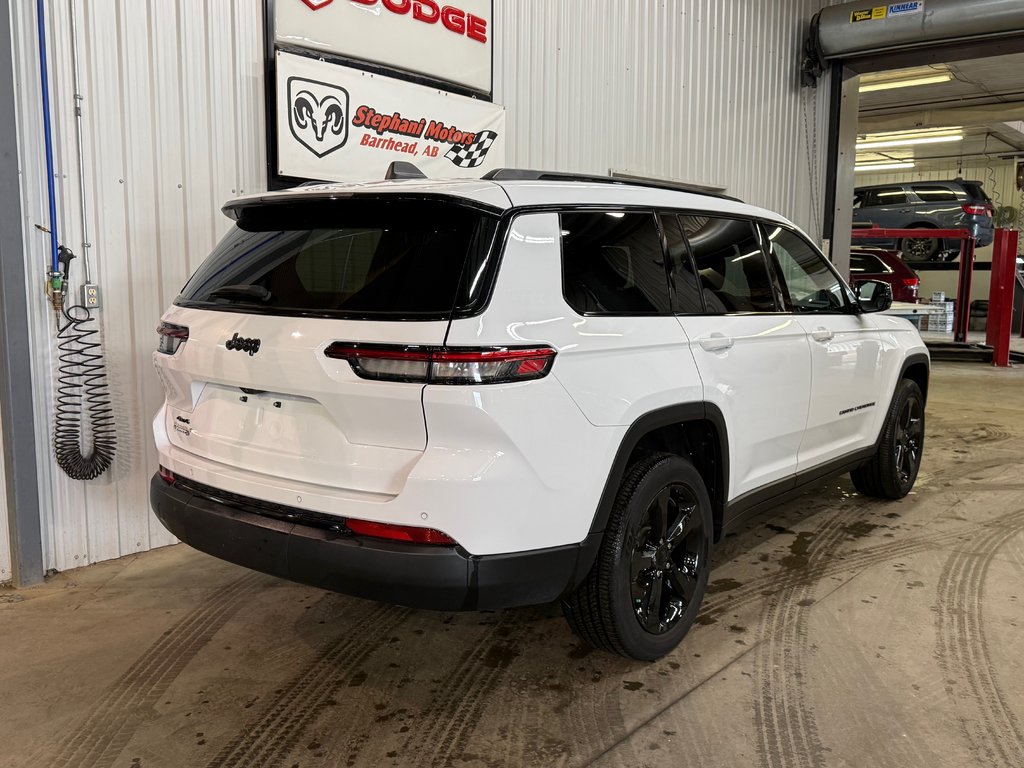 2023 Jeep Grand Cherokee L Altitude 4x4 in Barrhead, Alberta - 3 - w1024h768px