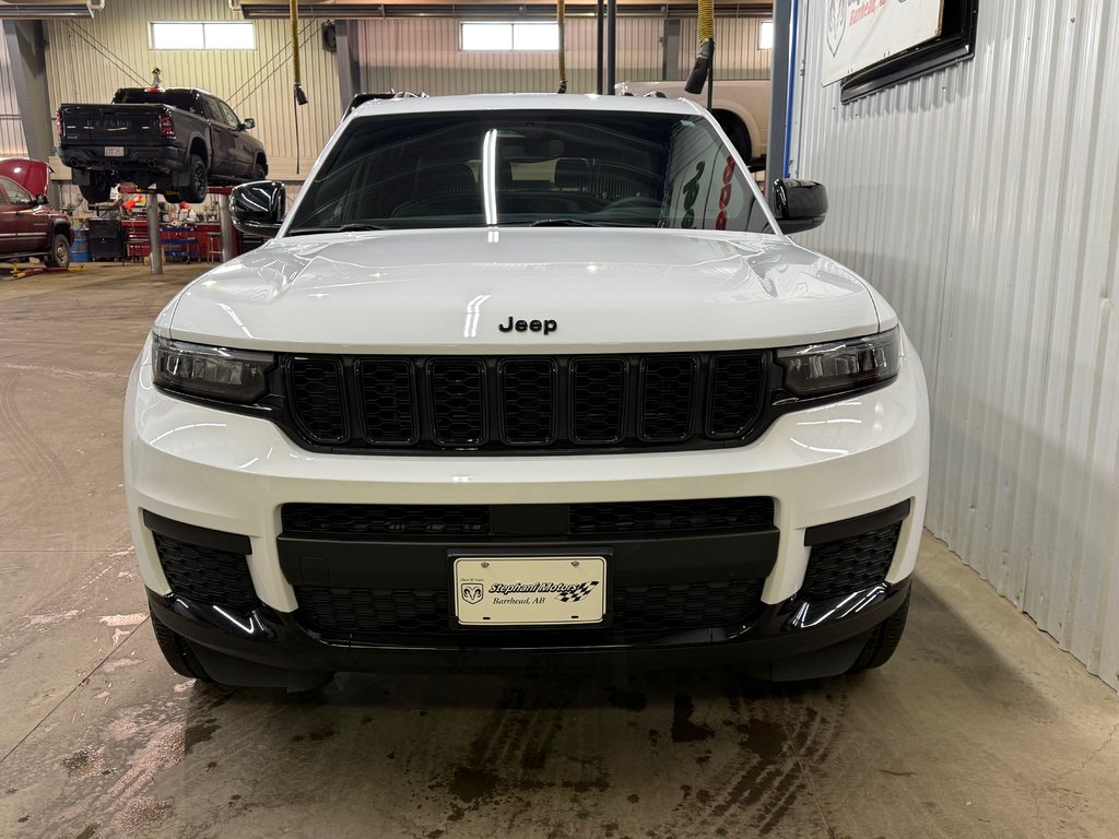 2023 Jeep Grand Cherokee L Altitude 4x4 in Barrhead, Alberta - 5 - w1024h768px