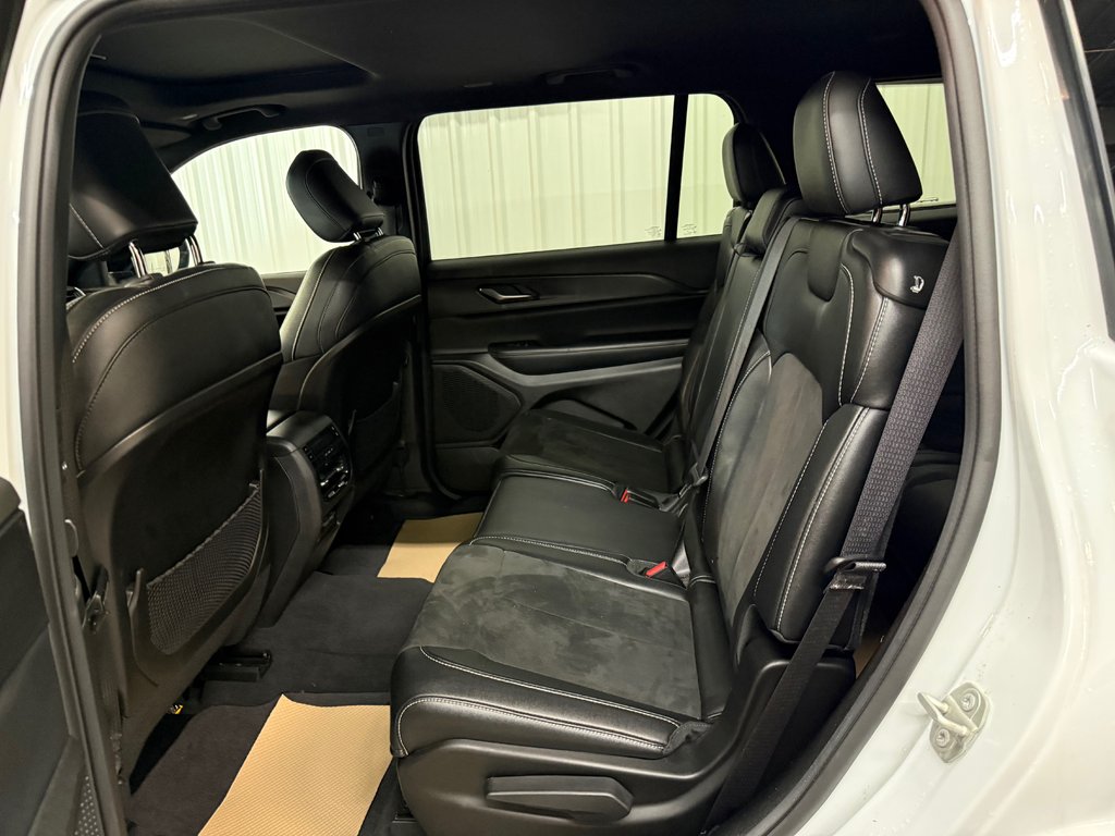 2023 Jeep Grand Cherokee L Altitude 4x4 in Barrhead, Alberta - 14 - w1024h768px