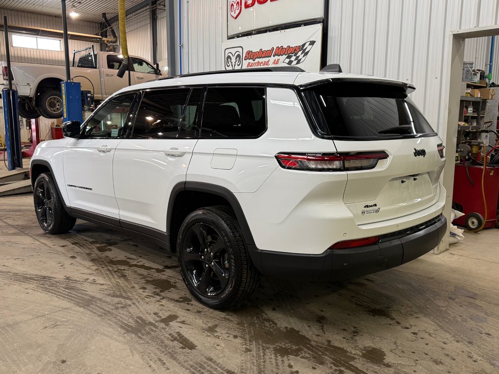 2023 Jeep Grand Cherokee L Altitude 4x4 in Barrhead, Alberta - 8 - w1024h768px