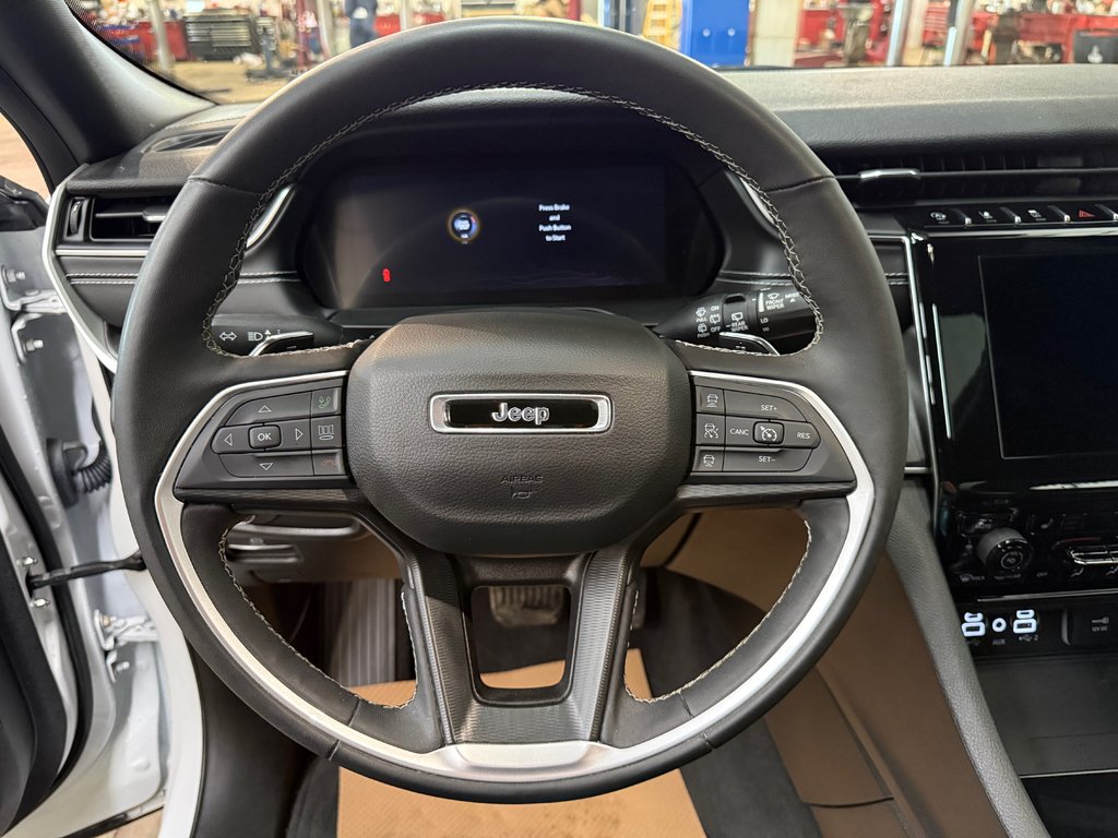 2023 Jeep Grand Cherokee L Altitude 4x4 in Barrhead, Alberta - 11 - w1024h768px