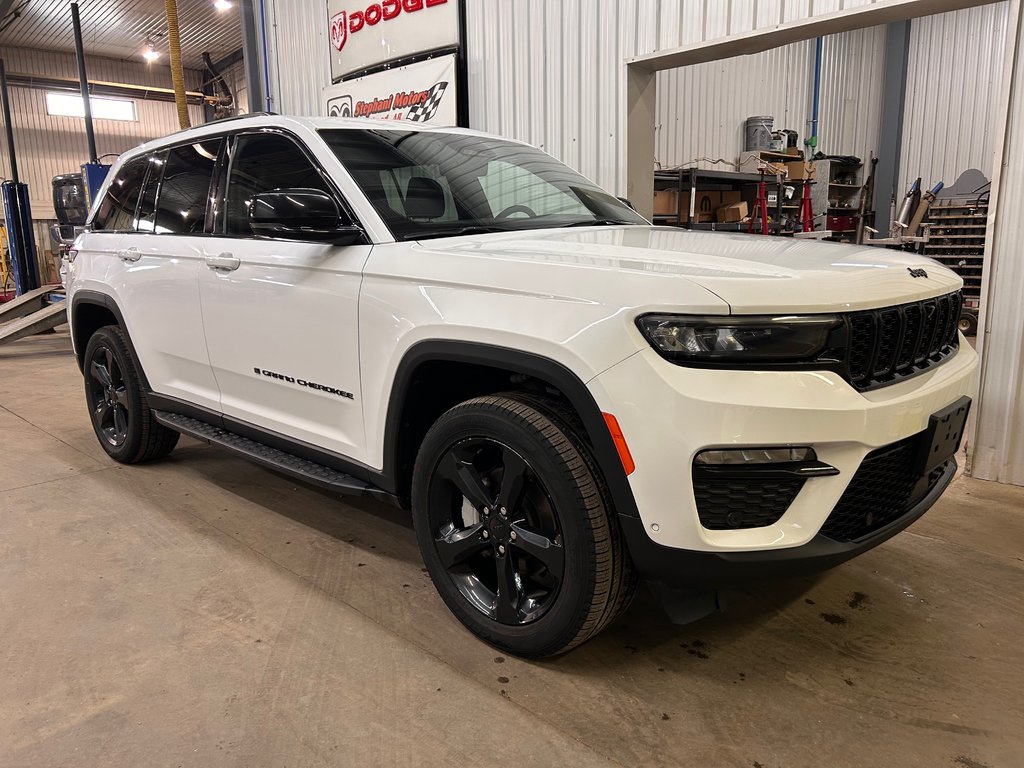 2024 Jeep Grand Cherokee Limited in Barrhead, Alberta - 1 - w1024h768px