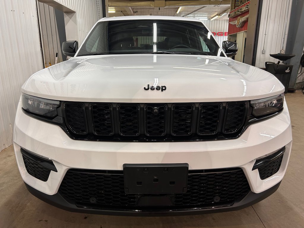2024 Jeep Grand Cherokee Limited in Barrhead, Alberta - 8 - w1024h768px