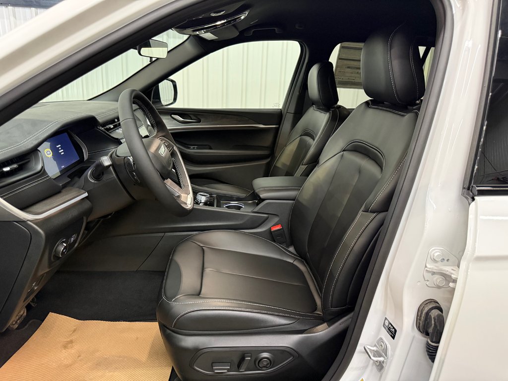 2026 Jeep Grand Cherokee LIMITED in Barrhead, Alberta - 11 - w1024h768px