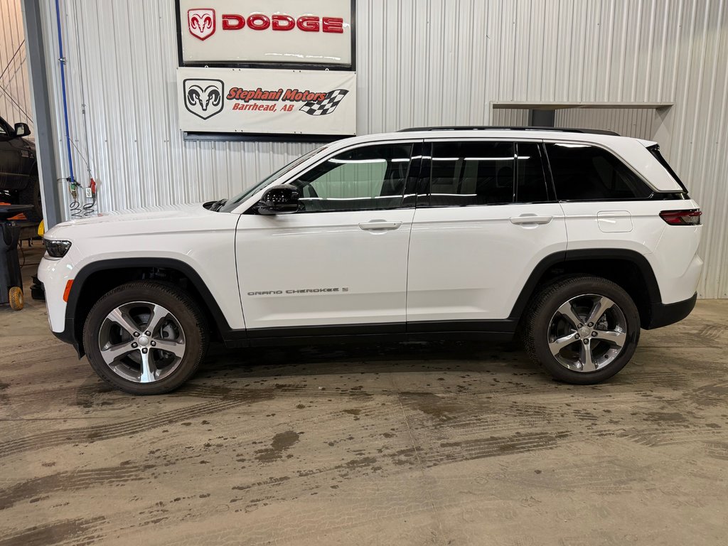 2026 Jeep Grand Cherokee LIMITED in Barrhead, Alberta - 8 - w1024h768px