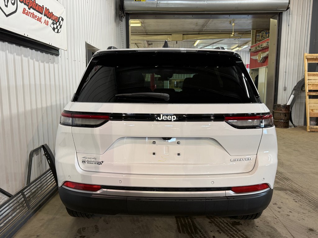 2026 Jeep Grand Cherokee LIMITED in Barrhead, Alberta - 14 - w1024h768px