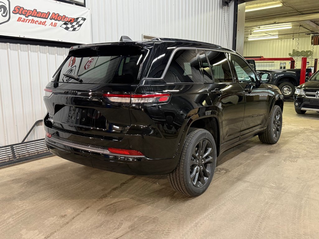 2026 Jeep Grand Cherokee LIMITED RESERVE in Barrhead, Alberta - 3 - w1024h768px