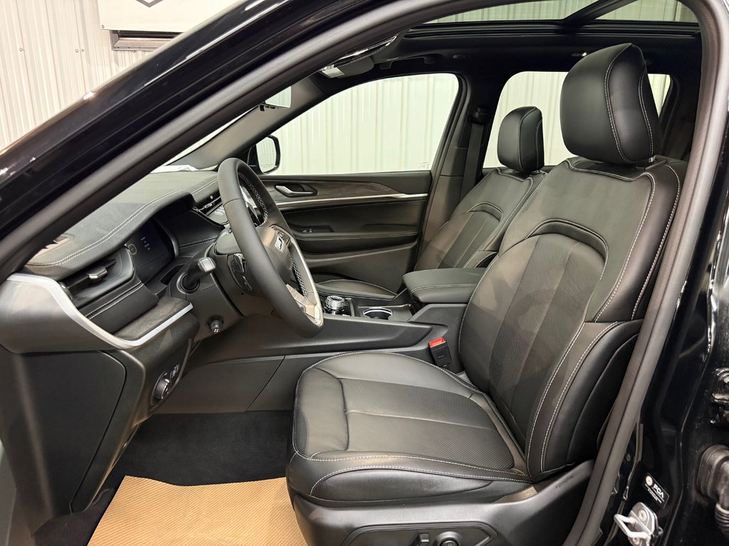 2026 Jeep Grand Cherokee LIMITED RESERVE in Barrhead, Alberta - 11 - w1024h768px