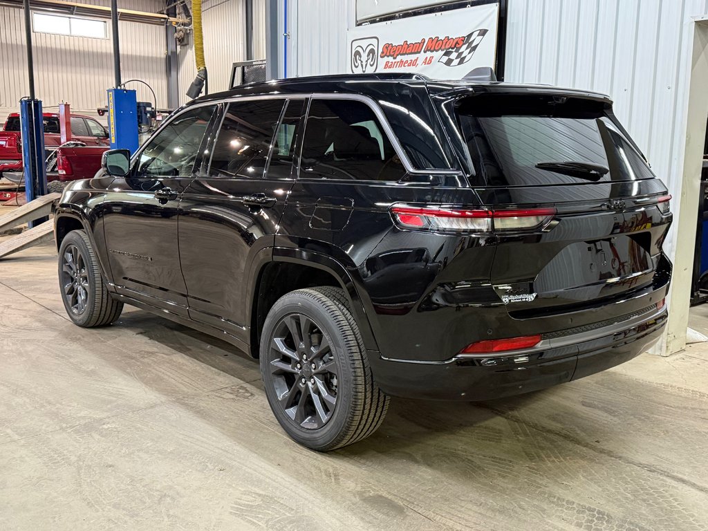 2026 Jeep Grand Cherokee LIMITED RESERVE in Barrhead, Alberta - 9 - w1024h768px
