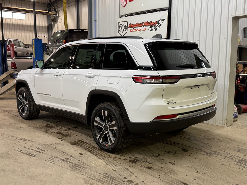 2027 Jeep Grand Cherokee LIMITED in Barrhead, Alberta - 8 - w1024h768px