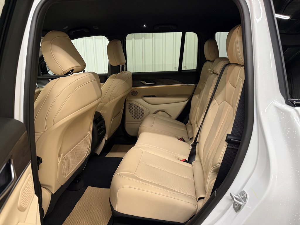 2027 Jeep Grand Cherokee LIMITED in Barrhead, Alberta - 9 - w1024h768px