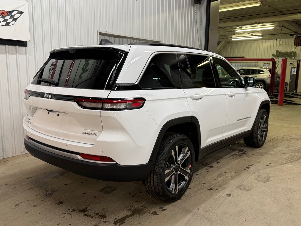 2027 Jeep Grand Cherokee LIMITED in Barrhead, Alberta - 3 - w1024h768px
