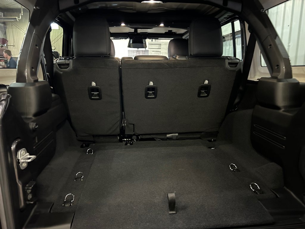 2026 Jeep Wrangler 4-Door RUBICON in Barrhead, Alberta - 8 - w1024h768px