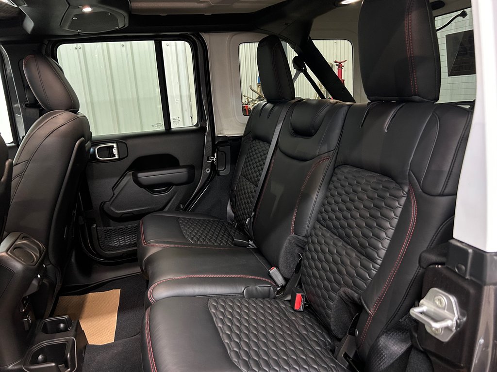 2026 Jeep Wrangler 4-Door RUBICON in Barrhead, Alberta - 9 - w1024h768px