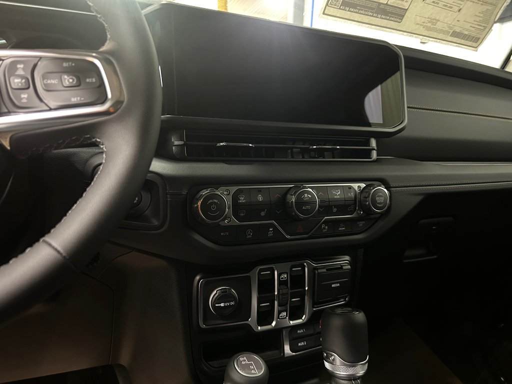 2026 Jeep Wrangler 4-Door SAHARA in Barrhead, Alberta - 13 - w1024h768px