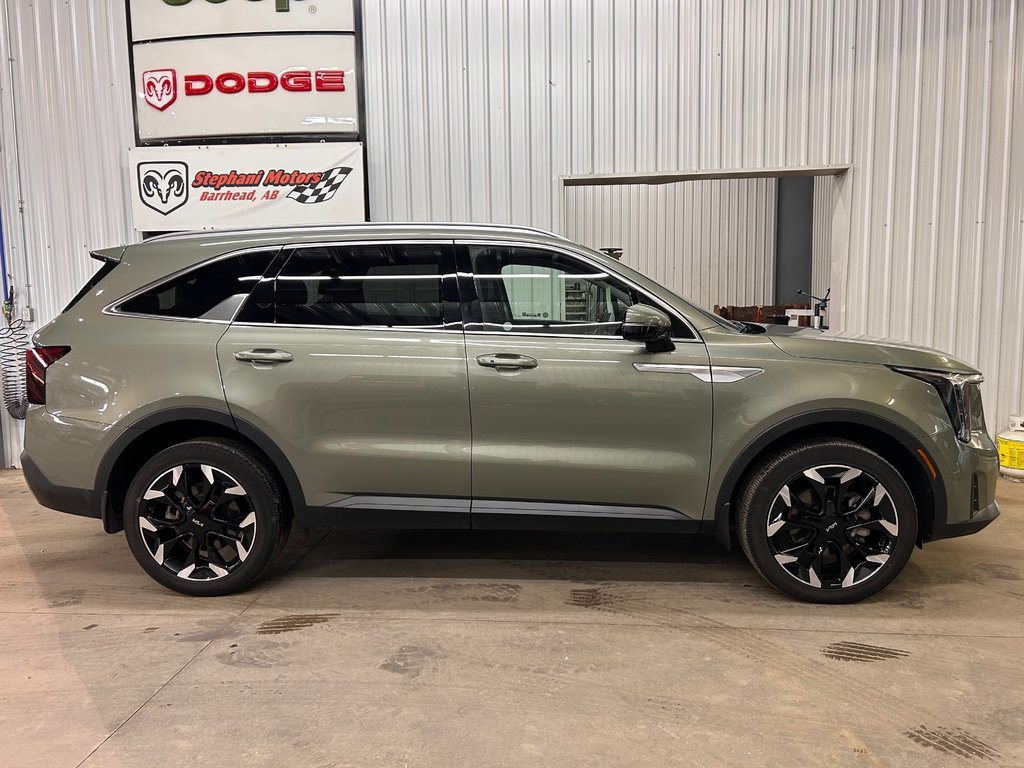 2024 Kia Sorento EX AWD in Barrhead, Alberta - 2 - w1024h768px