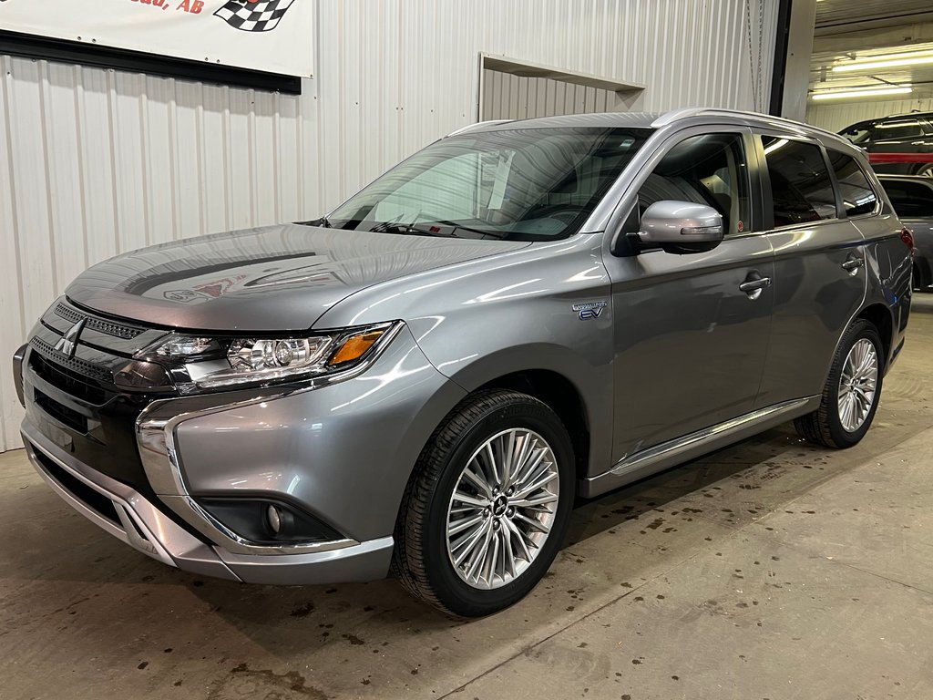 2022 Mitsubishi Outlander PHEV SE in Barrhead, Alberta - 7 - w1024h768px
