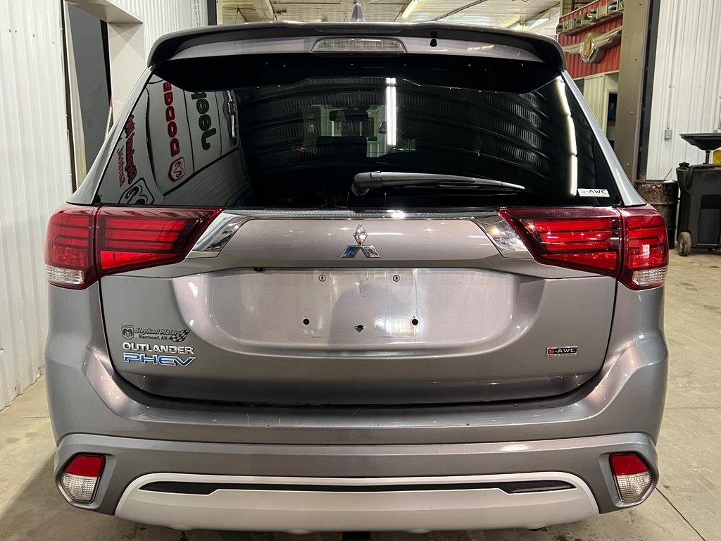 2022 Mitsubishi Outlander PHEV SE in Barrhead, Alberta - 4 - w1024h768px