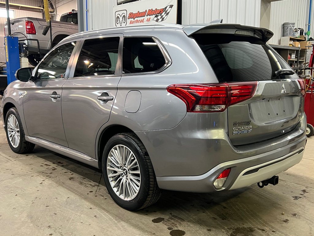 2022 Mitsubishi Outlander PHEV SE in Barrhead, Alberta - 5 - w1024h768px