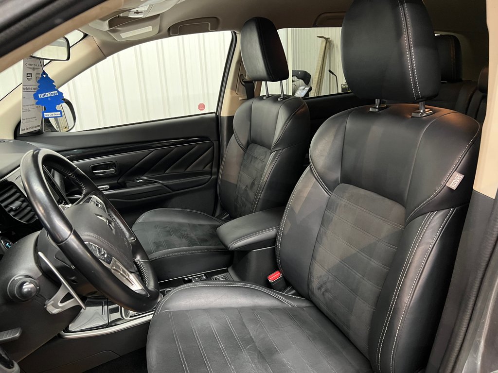 2022 Mitsubishi Outlander PHEV SE in Barrhead, Alberta - 11 - w1024h768px