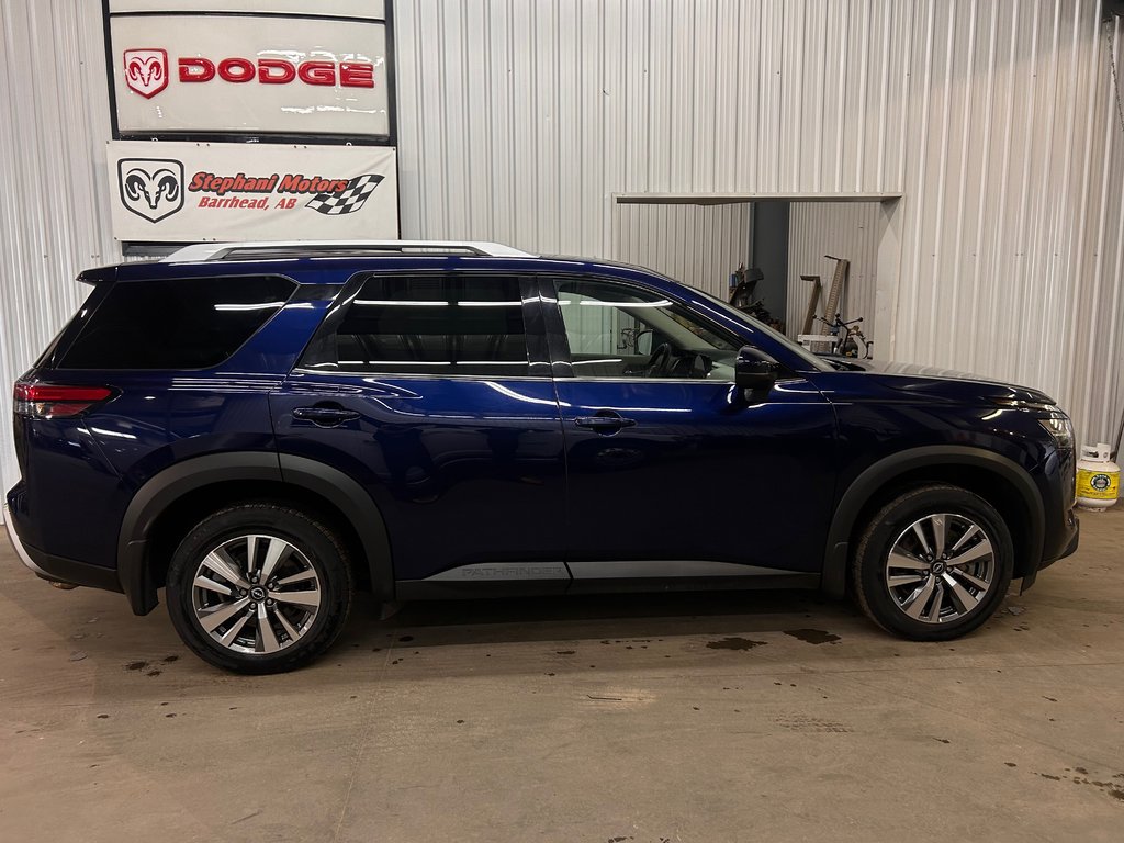 2023 Nissan Pathfinder SL in Barrhead, Alberta - 2 - w1024h768px