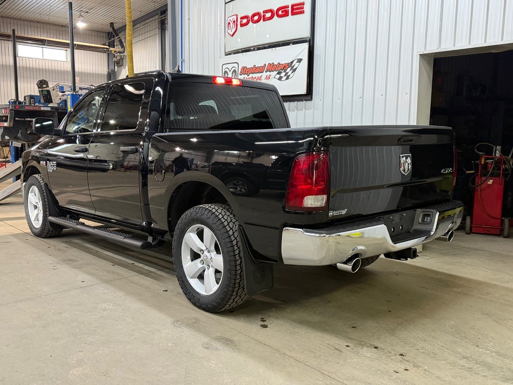 2024 Ram 1500 Classic Tradesman Crew Cab Hemi 4x4 in Barrhead, Alberta - 9 - w1024h768px