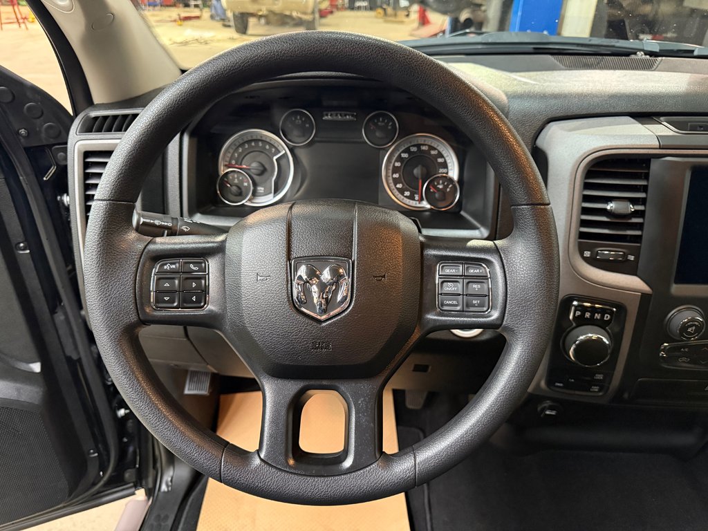 2024 Ram 1500 Classic Tradesman Crew Cab Hemi 4x4 in Barrhead, Alberta - 13 - w1024h768px