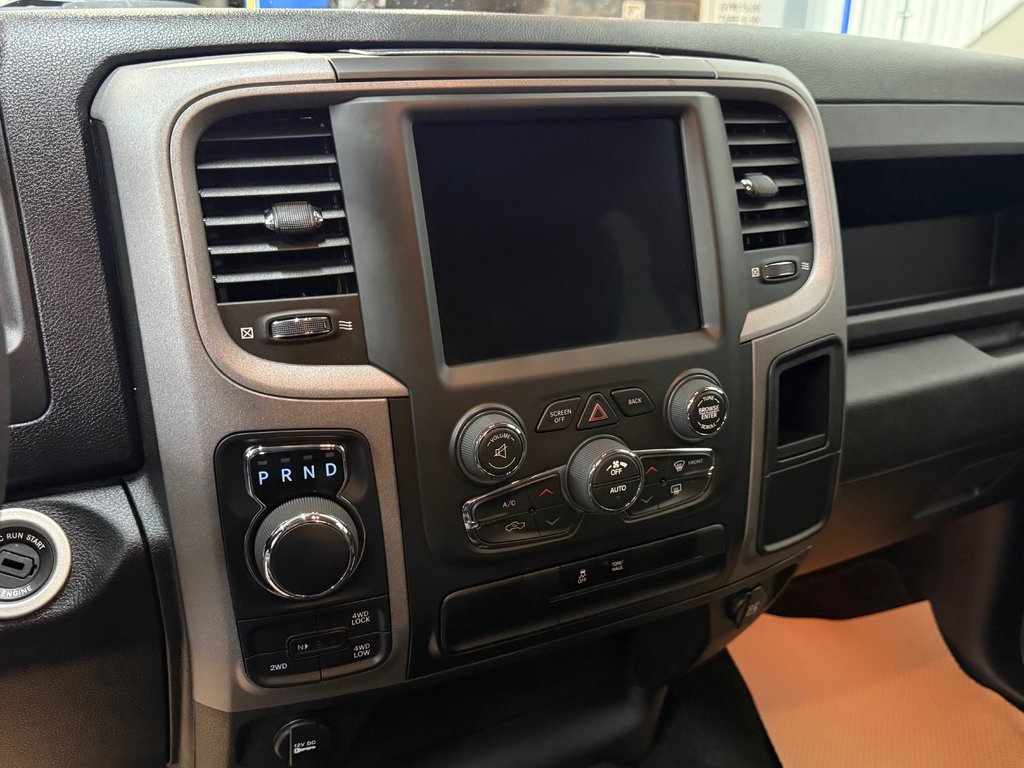 2024 Ram 1500 Classic Tradesman Crew Cab Hemi 4x4 in Barrhead, Alberta - 12 - w1024h768px