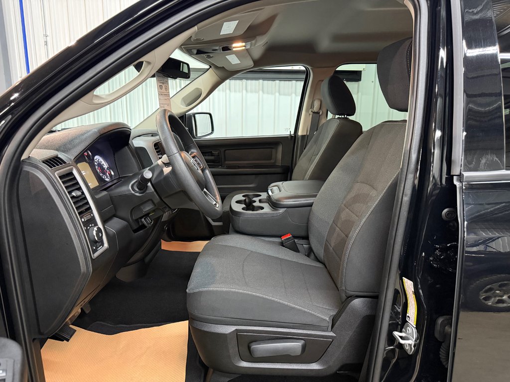 2024 Ram 1500 Classic Tradesman Crew Cab Hemi 4x4 in Barrhead, Alberta - 11 - w1024h768px